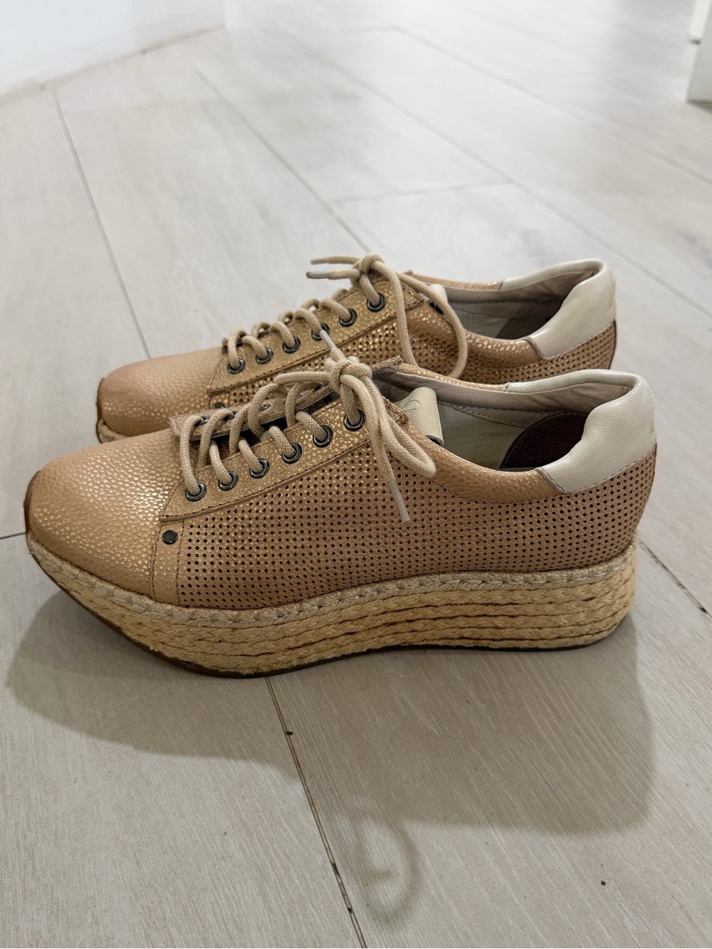 OTBT Meriden Metallic Gold Leather Lace-Up Sneakers